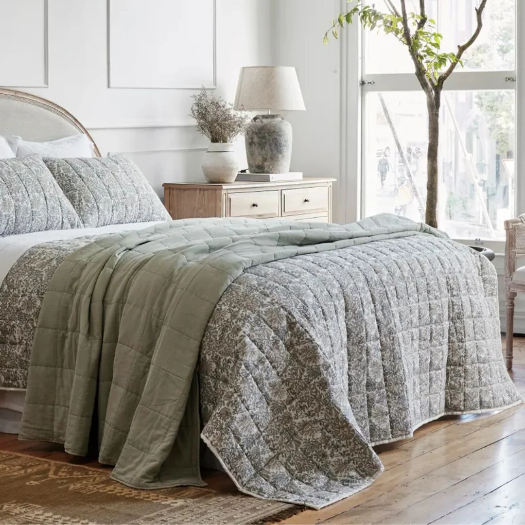 Athena Handblock Coverlet: Blue/Natural - 220x245