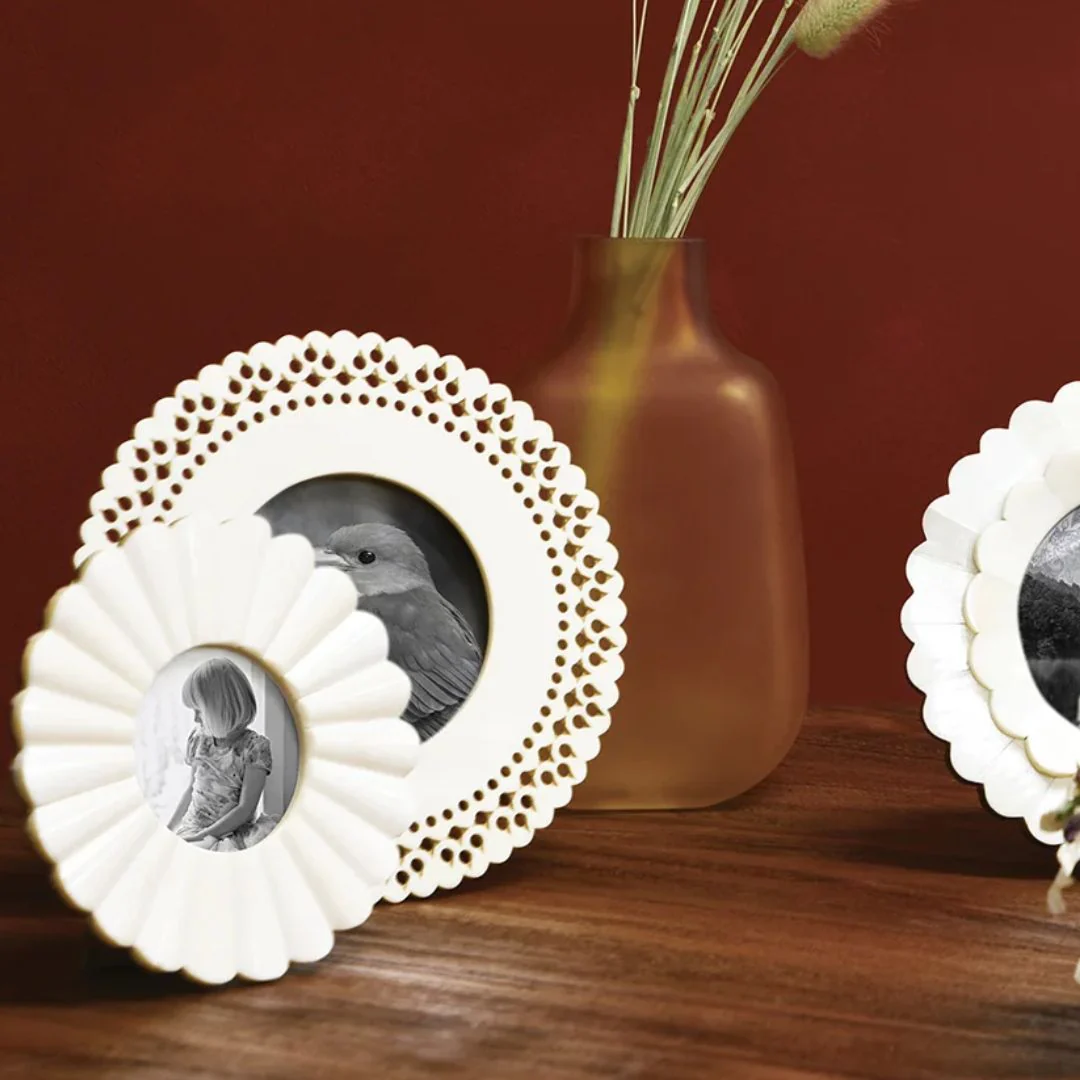Dotted Round Frame: Cream - Image 2