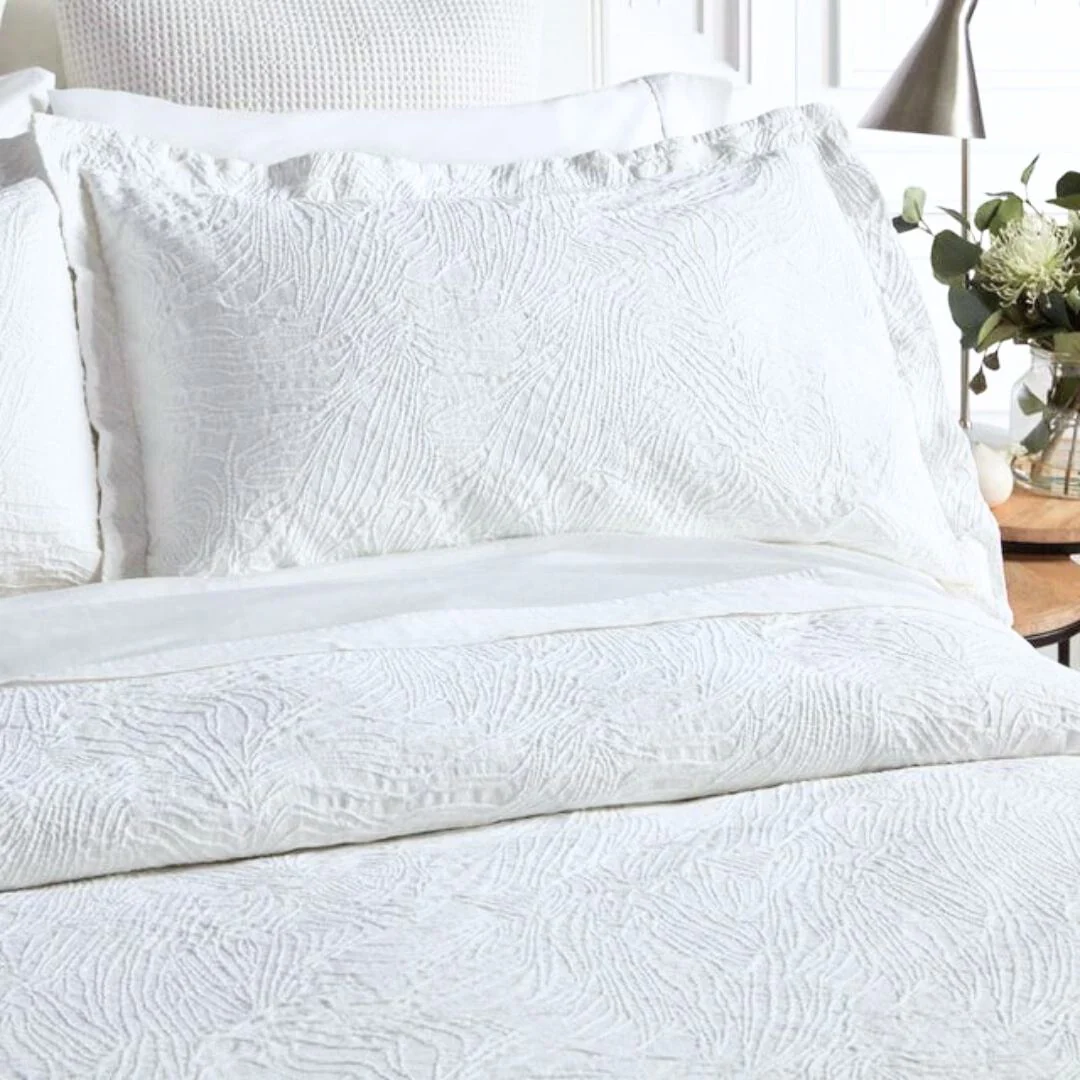 Dunes White Bedspread with 2 Pillowcases - Queen - Image 2