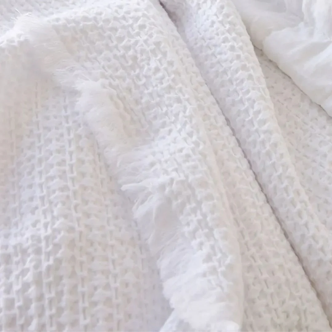 Lisboa Waffle Blanket: White - 240x260 - Image 2