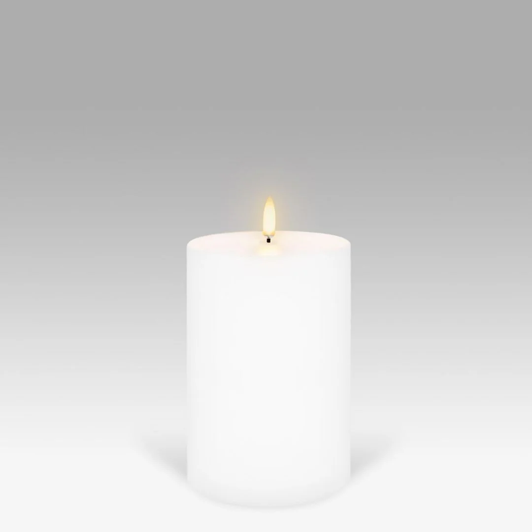 LED Pillar Candle: Nordic White - 10.1x15.2cm