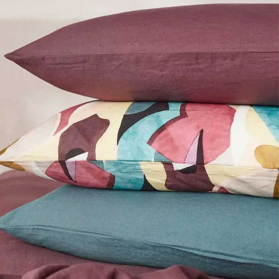 Pure Linen Duvet Cover Set with 2 Pillowcases: Moore - King - Image 2