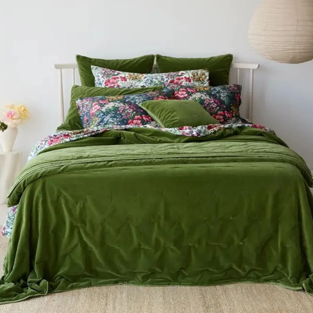 Venus Cotton Velvet Quilted Throw: Foliage - 140x180